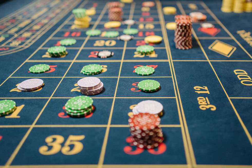 Why Live Casino Games Became Mainstream: A Deep Dive